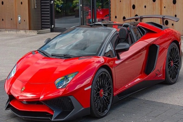 Lamborghini Aventador SV Roadster for Sale