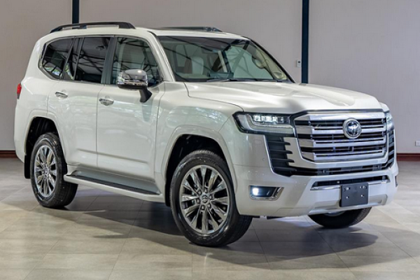 Toyota Land Cruiser LC300 Sahara ZX